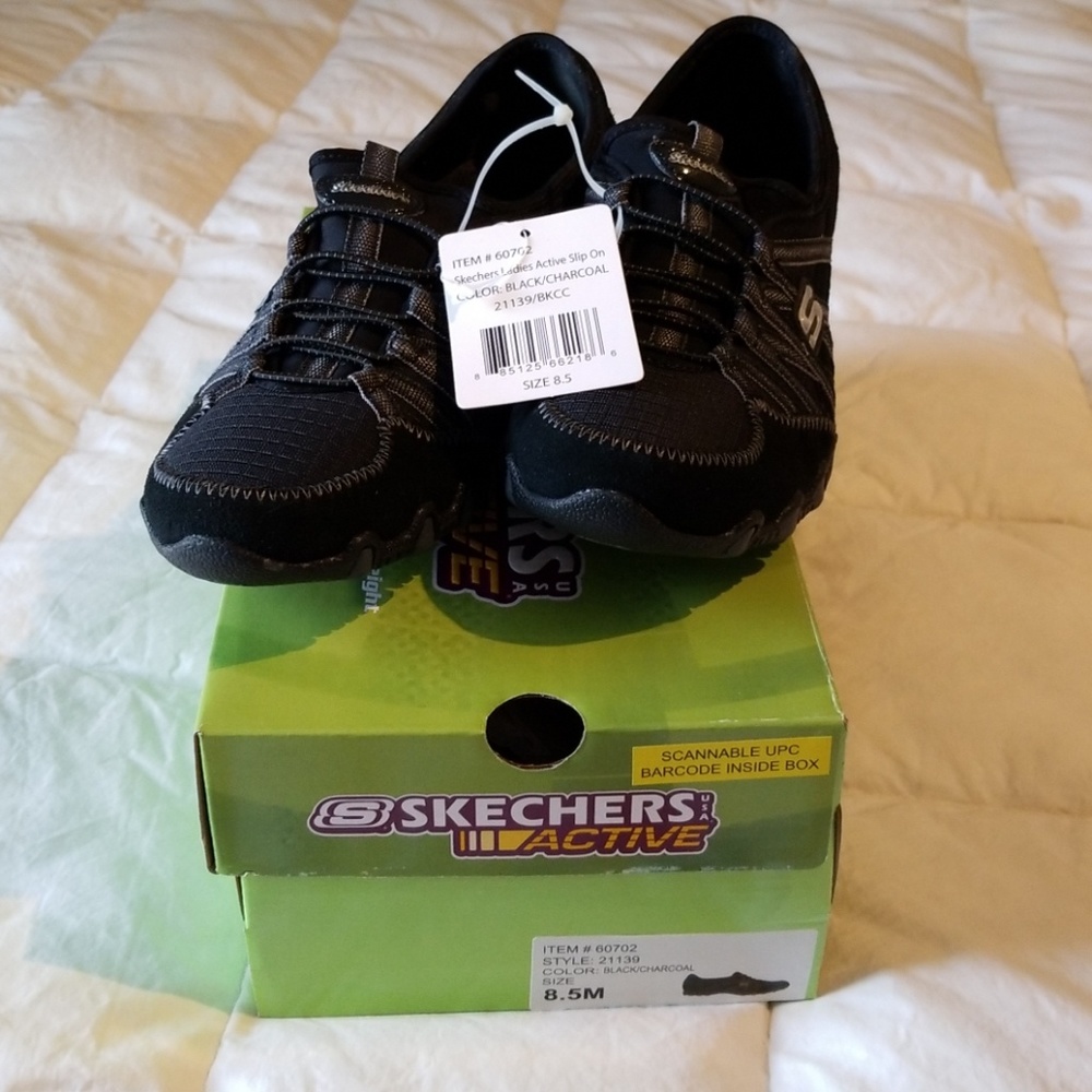 Skechers slip on sneakers